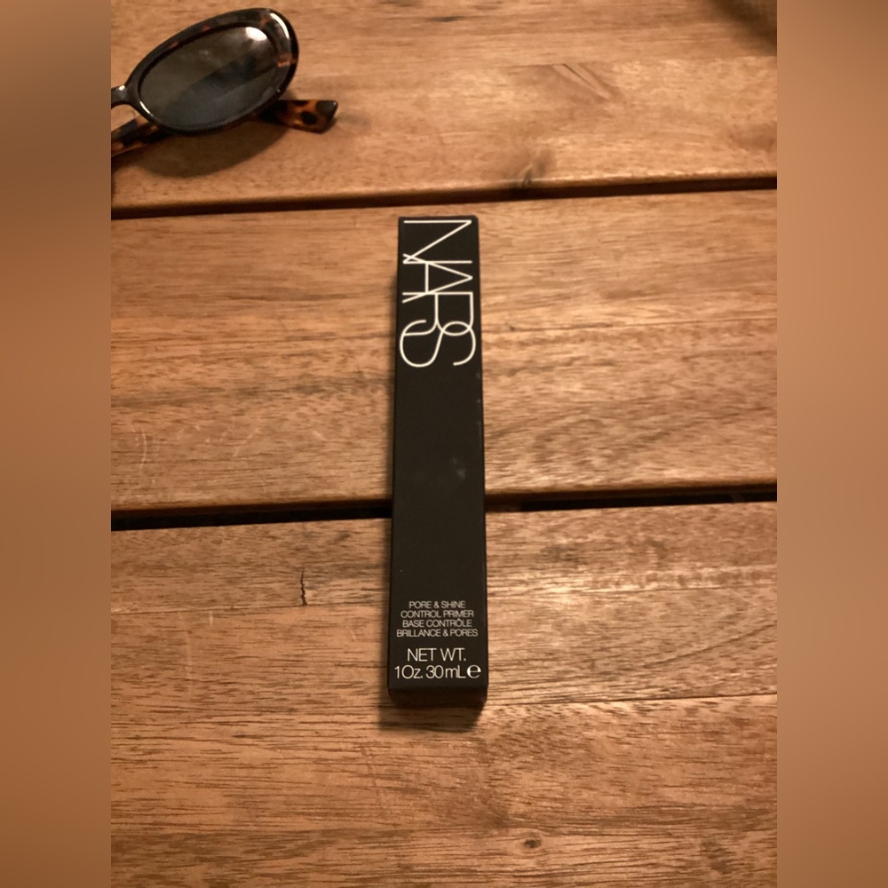 NARS pore and shine primer